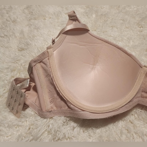 DELTA BURKE Lightly Lined Underwire Sweater Bra Peach Size 40D EUC - Picture 3 of 7